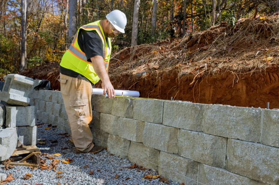 Why a Retaining Wall Contractor Should Be Your First Call