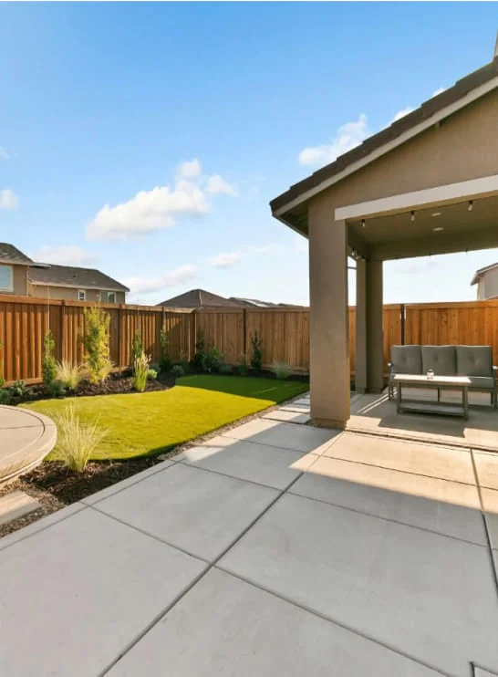 Outdoor pergola dining area